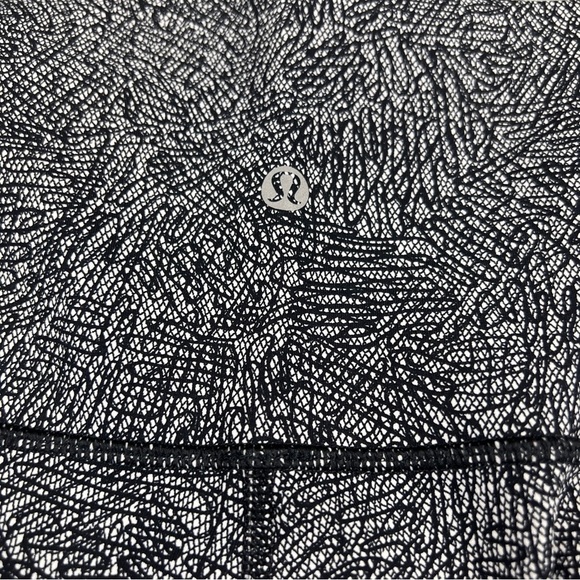Lululemon Wunder Under High Rise Crop Leggings Womens Size 8 Geometic Pattern - Picture 3 of 5